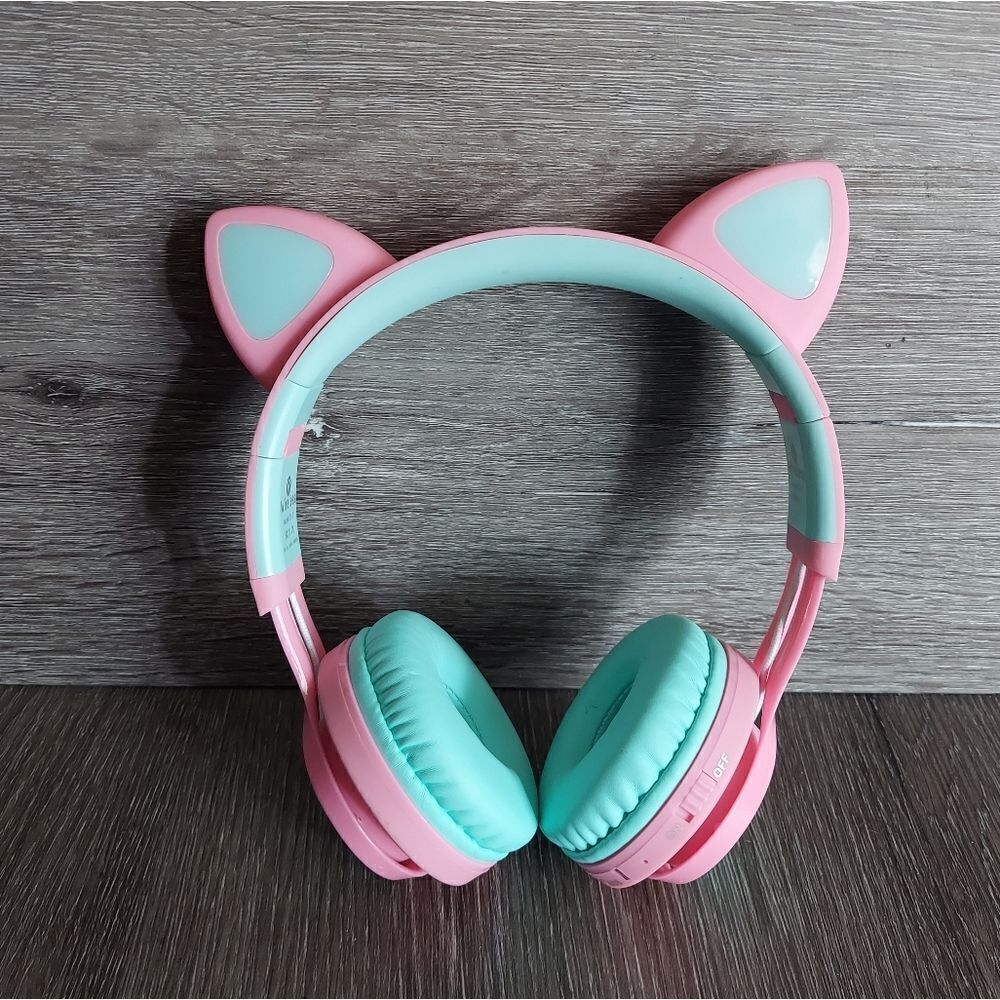 Riwbox CT-7 Cat Ear Bluetooth Headphones, LED Light Up